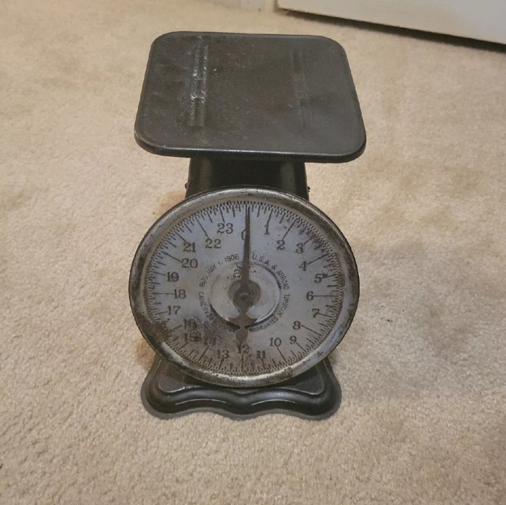 Vintage Antique 24 LB Farmhouse Scale Pat May 1, 1906.